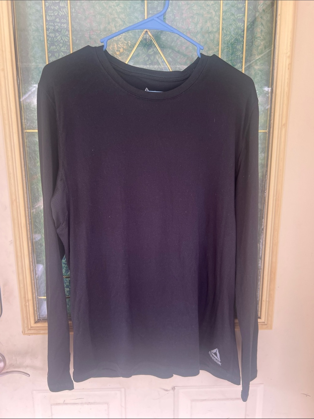 Reebok Men’s Black Long-Sleeve Crewneck T-shirt